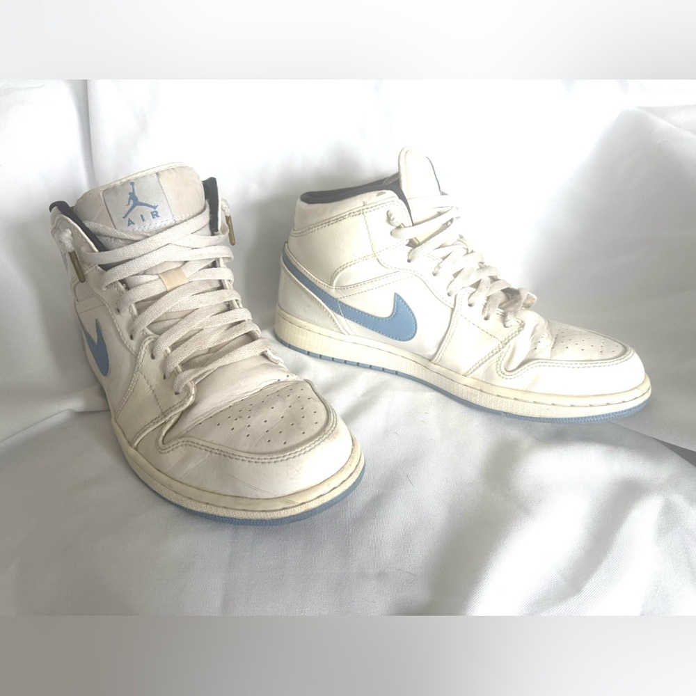 Nike Air Jordan Men's White and Blue High Top Sneakers sz 11